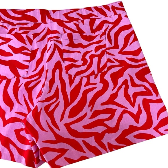 Spanx 3X Polished On The Go 6" Short in True Red Zebra Stripe Animal Print NWT - Picture 15 of 16